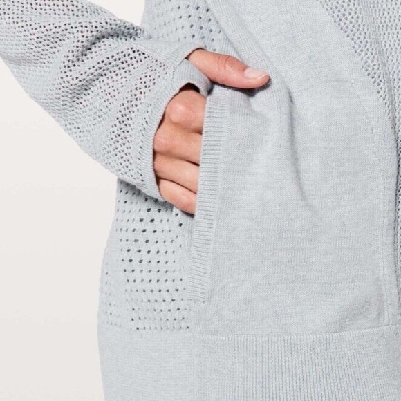 Lululemon Still Movement Wrap Size:6 - Picture 5 of 12